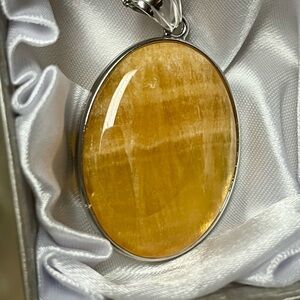 Elegant Yellow Oval Pendant Imperial Calcite Necklace